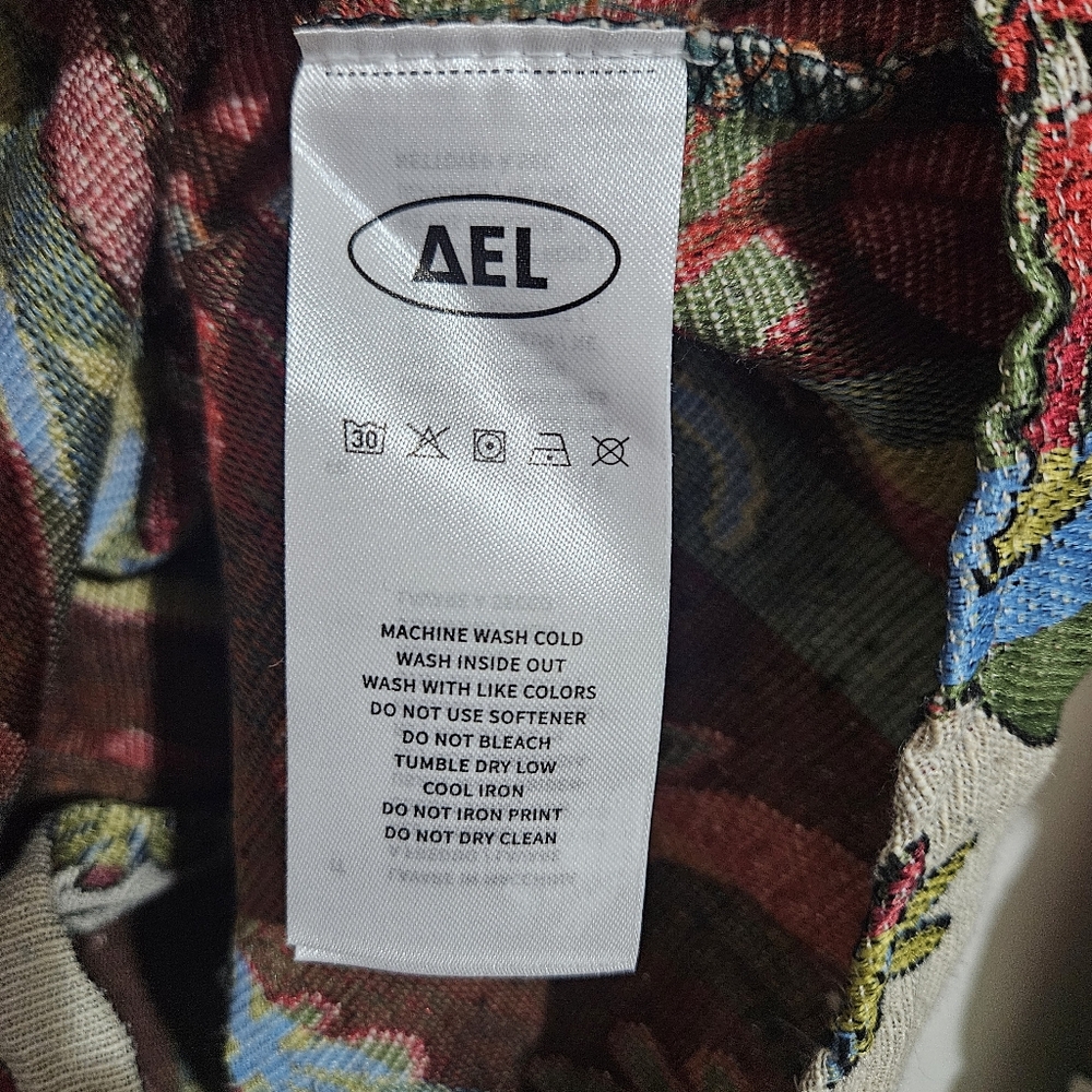Aelfric Eden Tapestry Elephant & Camel Jacquard Button Down Shirt Small - Picture 15 of 15